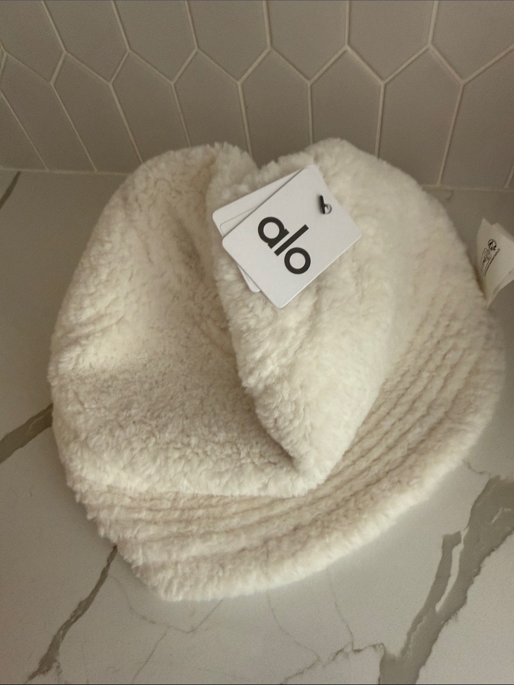 ALO Yoga Cream Sherpa Bucket Hat with Tag